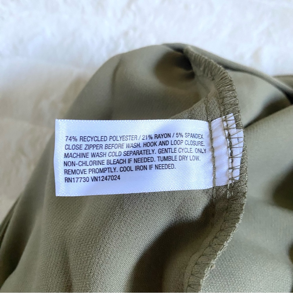 Women’s High-Waisted Pleated Olive Green Shorts - Picture 6 of 7